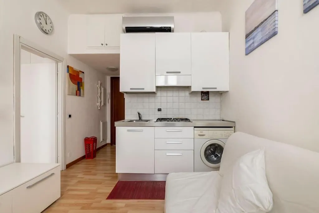 Papi12 Apartment Milan 0*,